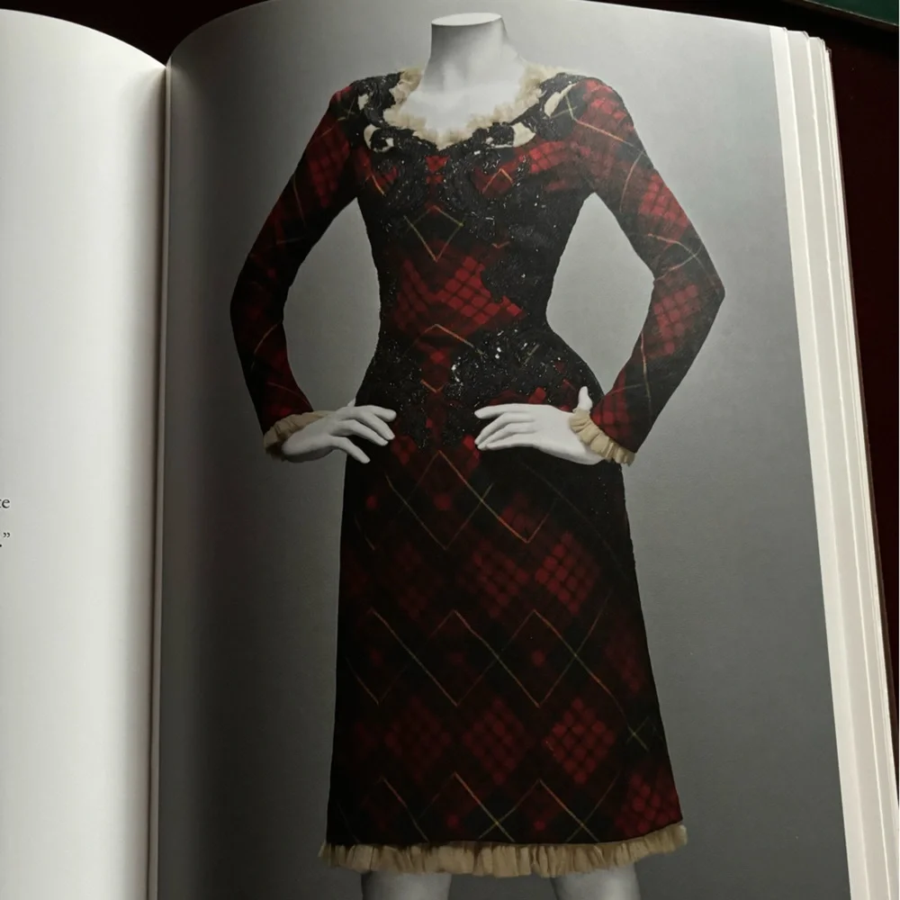 Alexander McQueen Savage Beauty 2011 Coffee Table Book - Picture 7 of 12